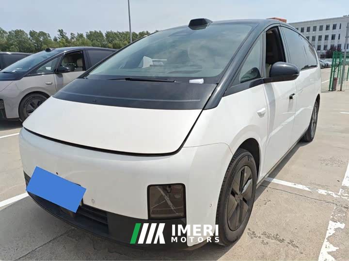 Li Auto Ideal MEGA Ultra