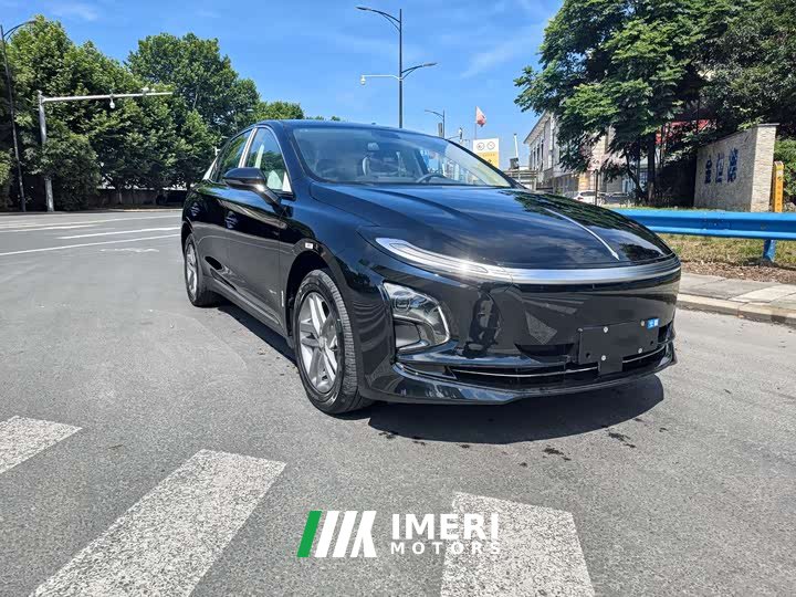 Hongqi E-QM5 500km travel version