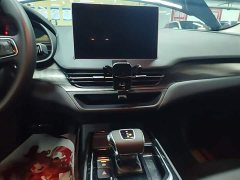FAW Red Flag E-QM5 Facelift Base Mobility Edition - ფოტო 13
