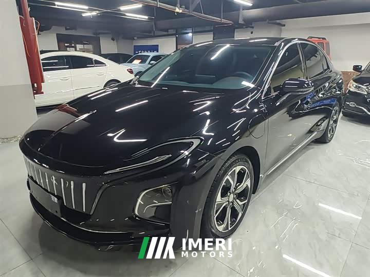 Hongqi E-QM5 facelift basic travel version
