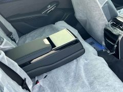 Hongqi H9 2025 facelift 2.0T two-wheel drive Qichang private fashion version 5 seats - ფოტო 9