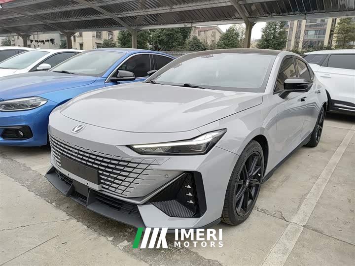 Changan UNI-V 1.5T premium
