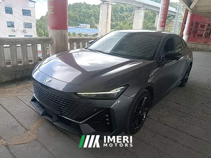 Changan UNI-V 1.5T premium