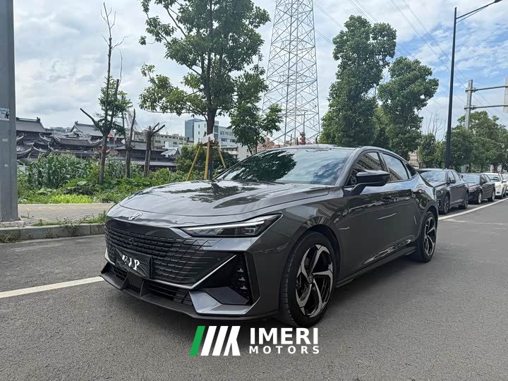 Changan UNI-V 1.5T premium