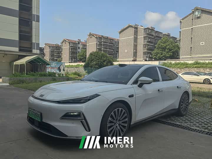 Geely Galaxy Starship 8 130km EM-P Starship Edition