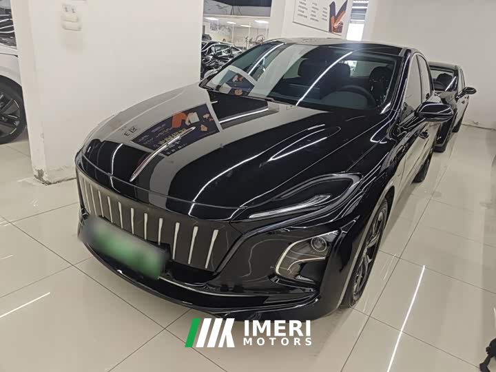 Hongqi E-QM5 2023 facelift basic travel version