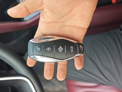 Hongqi H5 2023 2.0T automatic smart connected flag version - ფოტო 17