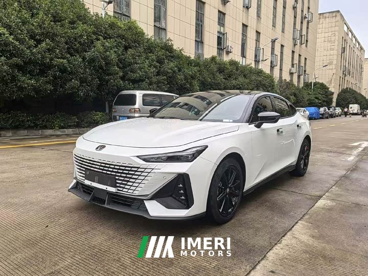 Changan UNI-V 1.5T Smart Pilot Edition