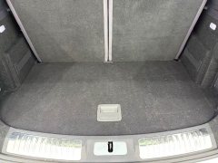FAW Red Flag E-HS9 2022 660km Range Flagship Edition Six-Seater - ფოტო 18