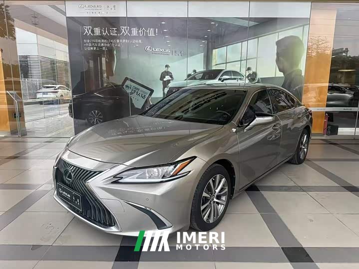 Lexus ES 2020 200 Excellence Edition - ავტომობილი ჩინეთიდან