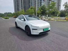 Tesla Model Y Rear-Wheel Drive - ფოტო 3