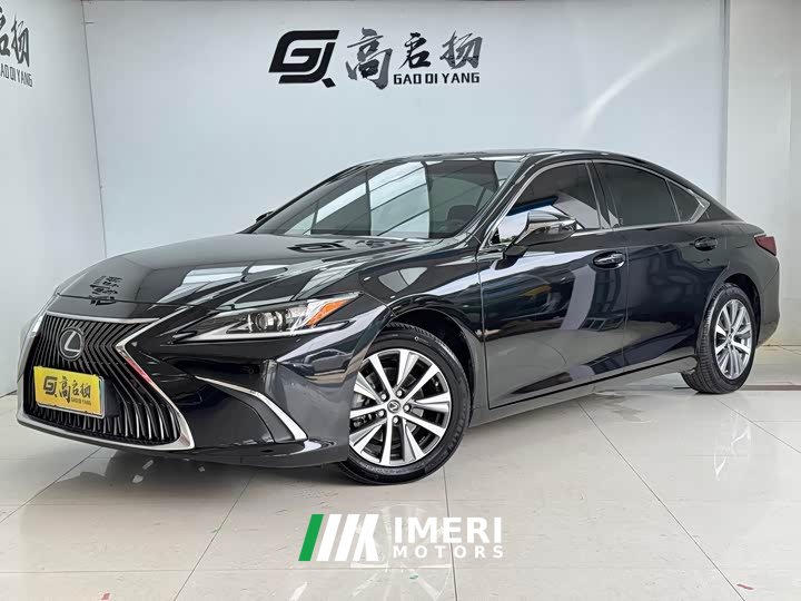 Lexus ES 2020 200 Excellence Edition - ავტომობილი ჩინეთიდან