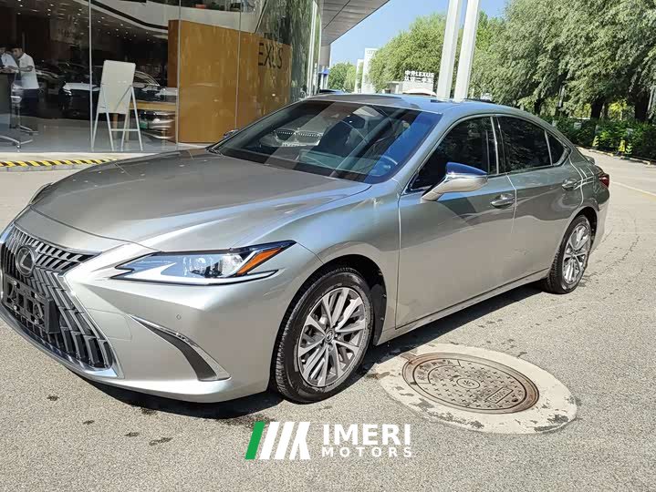 Lexus ES 2022 300h Excellence Edition - ავტომობილი ჩინეთიდან