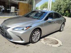 Lexus ES 2022 300h Excellence Edition - ფოტო 1