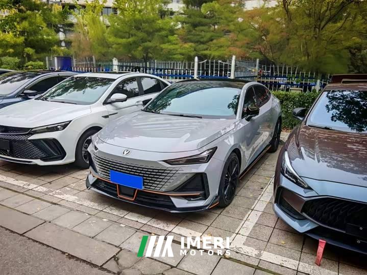 Changan UNI-V 2022 1.5T sports version