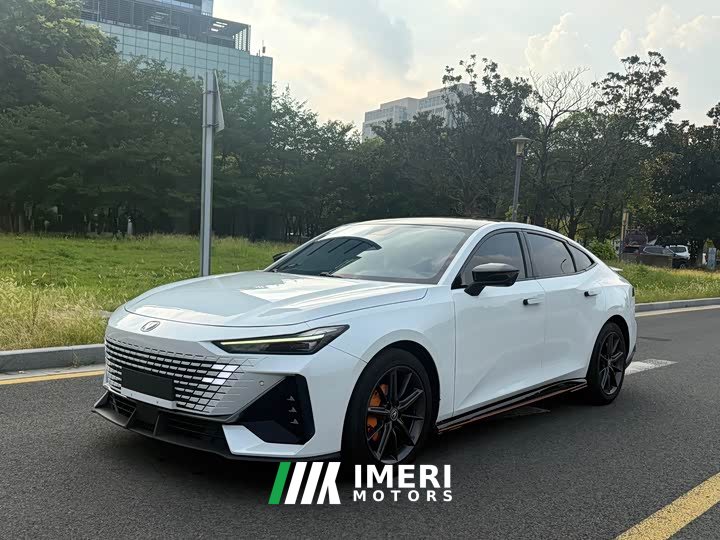 Changan UNI-V 2022 1.5T ZunGui Edition
