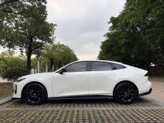 Changan UNI-V 1.5T Premium - ფოტო 4