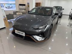 Changan UNI-V Third Generation 1.5T 500Bar Luxury Sport Edition - ფოტო 1