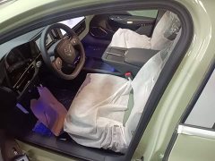 Hongqi EH7 2025 690 Smart Select Edition - ფოტო 15