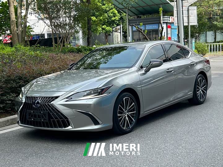 Lexus ES 2021 300h Exclusive Edition