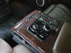 Hongqi Golden Sunflower Guoyao 2022 4.0T Monarch Flagship Edition 4 seats - ფოტო 9
