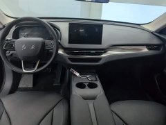 Hongqi E-QM5 2025 500km travel version - ფოტო 12