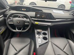 Changan UNI-V 2022 1.5T Sport - ფოტო 10