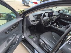 Hongqi E-QM5 2023 Facelift Basic Travel Edition - ფოტო 16