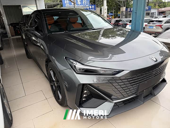 Changan UNI-V 1.5T premium
