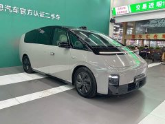 Li Auto Li Xiang MEGA Ultra - ფოტო 15
