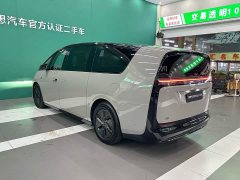 Li Auto Li Xiang MEGA Ultra - ფოტო 17