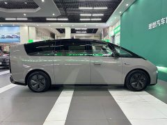 Li Auto Li Xiang MEGA Ultra - ფოტო 19