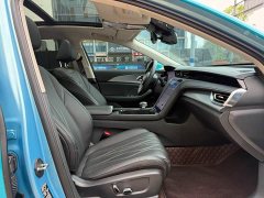 Hongqi H5 2024 2.0T automatic smart connected flag version - ფოტო 10