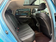 Hongqi H5 2024 2.0T automatic smart connected flag version - ფოტო 9