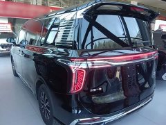 Hongqi HQ9 PHEV 2024 2.0T four-wheel drive business version - ფოტო 5