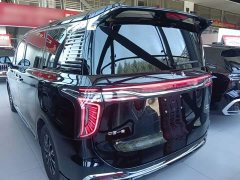 Hongqi HQ9 PHEV 2024 2.0T four-wheel drive business version - ფოტო 6