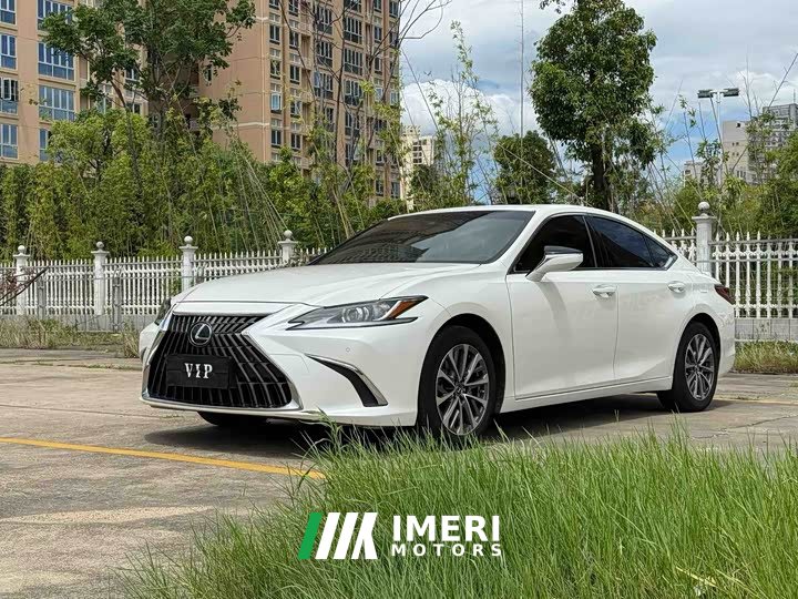 Lexus ES 2022 300h Excellence Edition
