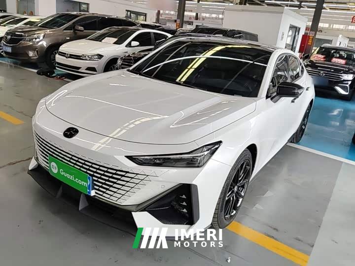 Changan UNI-V 2024 1.5T high-energy version
