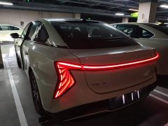 Hongqi EH7 2025 600 Smart Select Edition - ფოტო 5