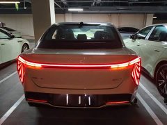 Hongqi EH7 2025 600 Smart Select Edition - ფოტო 6
