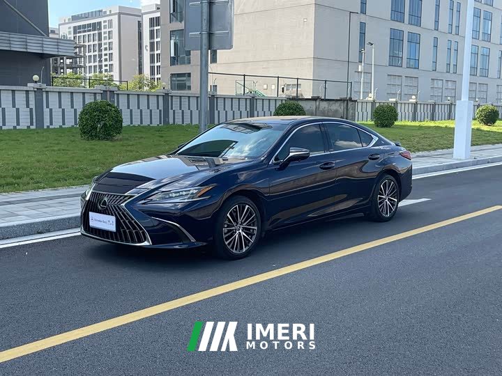 Lexus ES 2022 300h Premium Edition