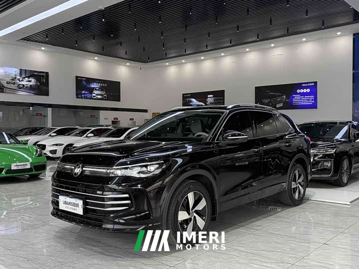 Volkswagen Tiguan L PRO 330TSI FWD Smart Edition