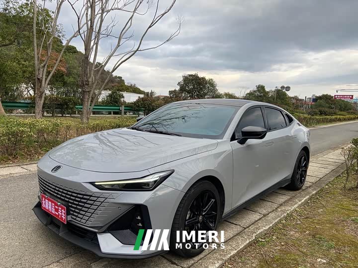 Changan UNI-V 1.5T premium
