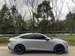Changan UNI-V 1.5T Premium - ფოტო 13