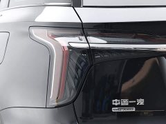 Hongqi HS7 PHEV 2.0T PHEV four-wheel drive Qichang version 7 seats - ფოტო 7