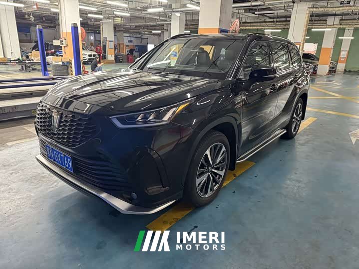Toyota Crown Lufang 2.5L HEV four-wheel drive luxury version