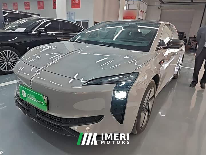 Hongqi EH7 640 four-wheel drive smart version