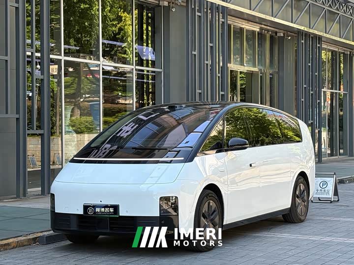 Li Auto Ideal MEGA Home Family Special Edition