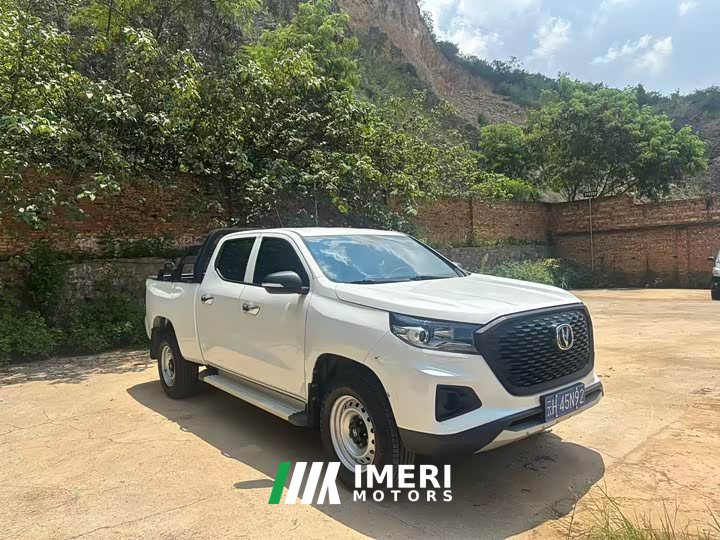 Changan F70 Blue Whale gasoline 2.0T manual two-wheel drive long box plateau customized version