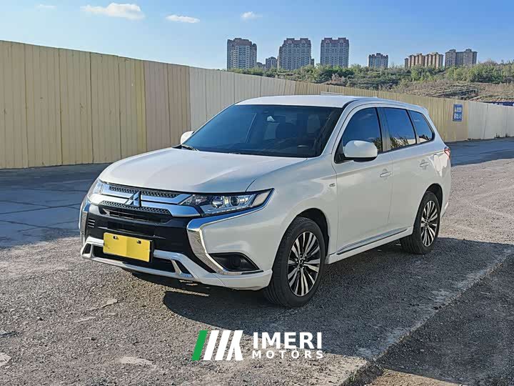Outlander 2021 facelift 2.0L 2WD smooth version 5 seats - ავტომობილი ჩინეთიდან